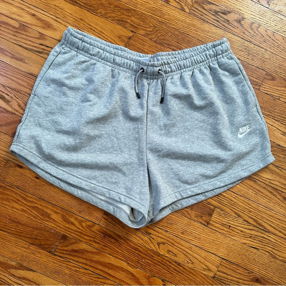 Nike Sportswear Women’s Essential Fleece Shorts Grey 1X